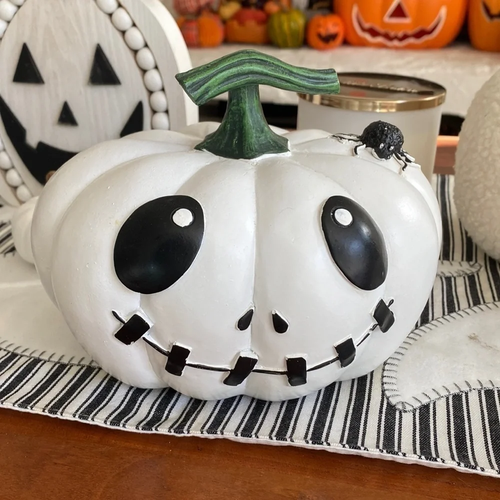 HALLOWEEN BLACK & WHITE CREEPY CUTE JACK SKELLINGTON INSPIRED PUMPKIN